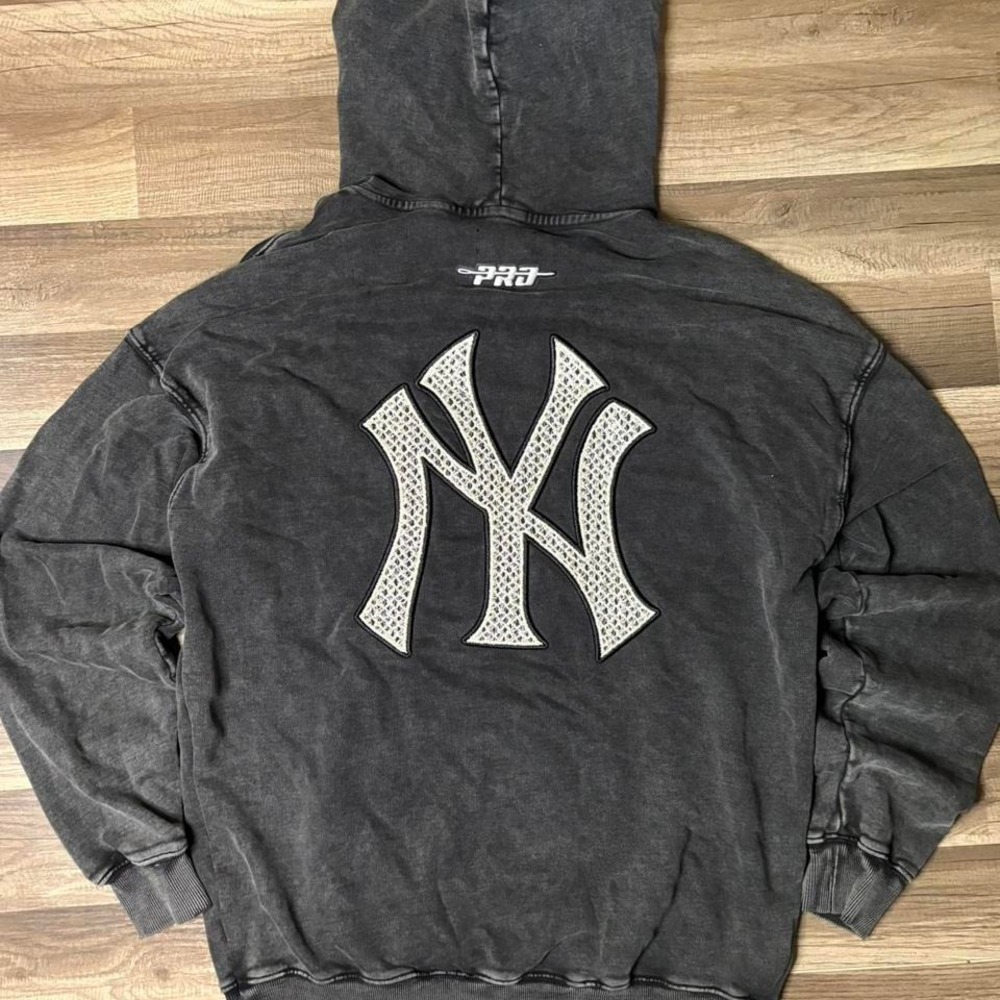 Vintage wash New York Yankees hoodie super clean MEN SIZE XL